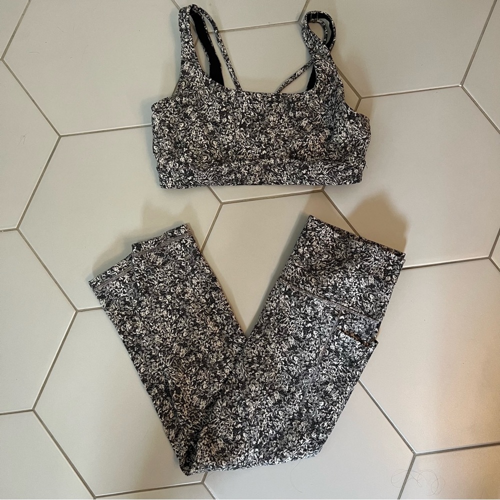 Athleta Set M Bra and S Legging Salutation Print Stash Pocket 7/8 II Tight